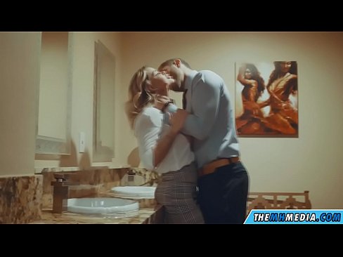 ❤️ Ke hoʻowalewale ʻia ʻoe e kahi blonde busty i kahi lumi hoʻomaha ākea ❤️❌ Pono ma porn haw.xxxhdporn.ru